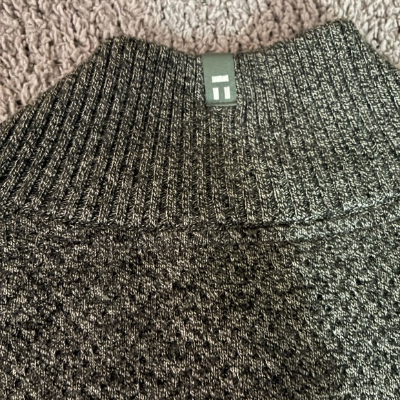 Tommy John Charcoal Button-Neck women’s Lounge wear top - Picture 6 of 7